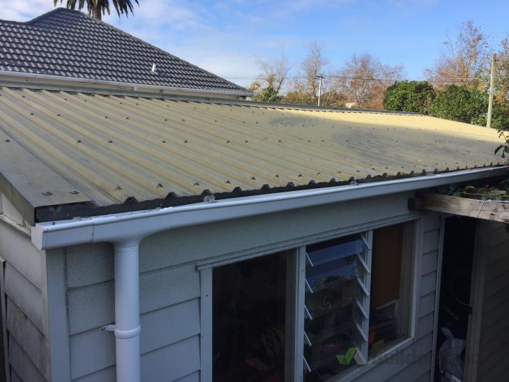 Seal corrugated garage roof ( 363937) Builderscrack