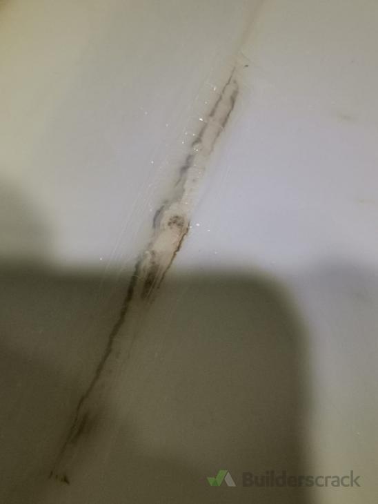 Apartment Shower Tray Cracked Replacement Needed ( 356626