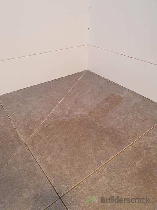 Shower renewal regrout, clean, caulking ( 402077) Builderscrack
