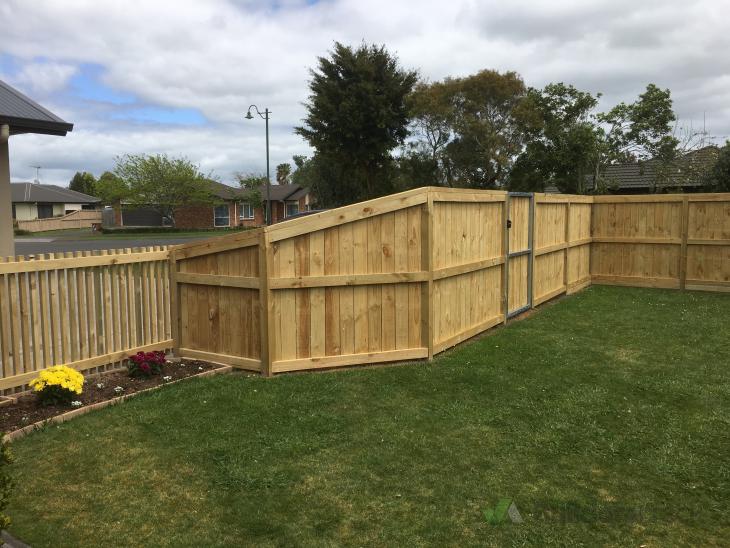 Fencing front garden (# 396595) | Builderscrack