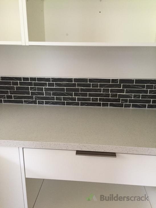 Wall tiling ( 414306) Builderscrack