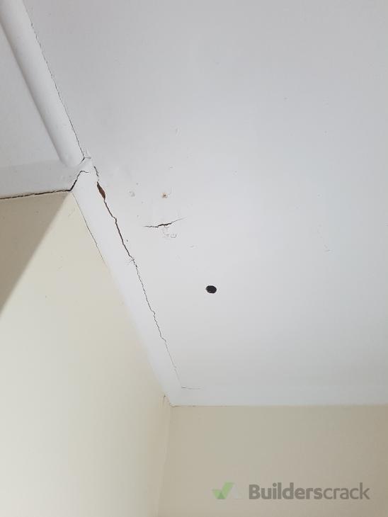 Fix cracked ceiling ( 425769) Builderscrack