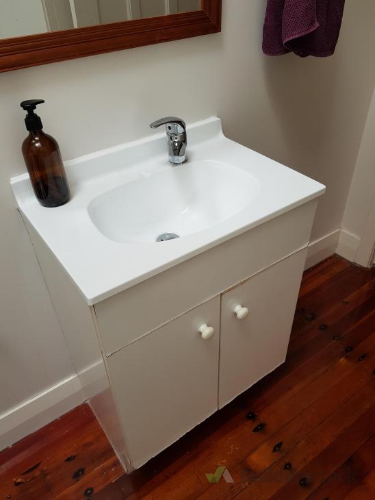 replace-basin-in-bathroom-433394-builderscrack