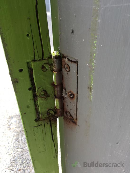 Fix shed door hinges ( 434055) Builderscrack