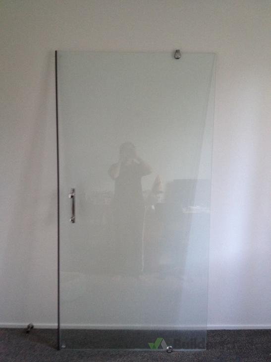 Broken Shower Door hinges to be replaced ( 89380) Builderscrack