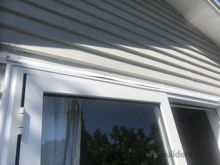 Fix a weatherboard and mend a hole in fibreglass cladding ( 461157) Builderscrack