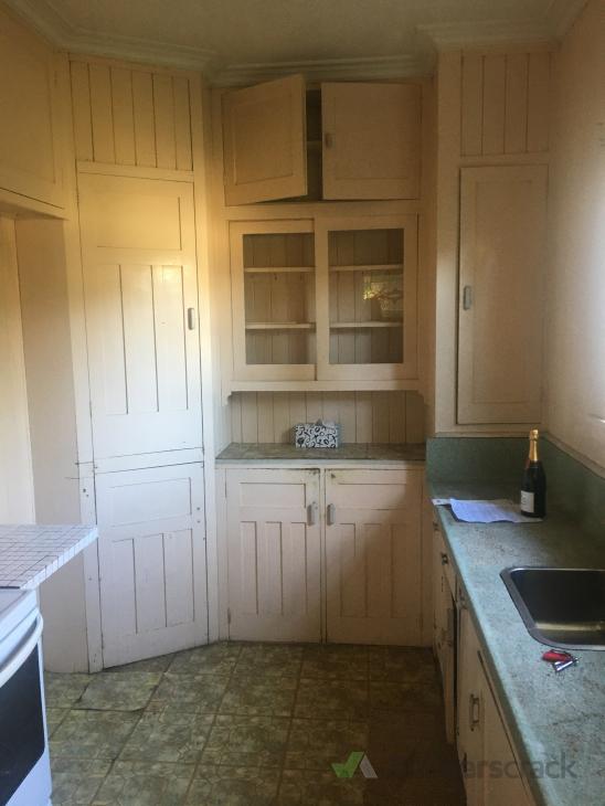 Kitchen bench repair ( 471575) Builderscrack