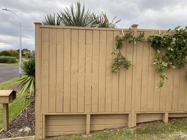 Remove and replace wooden fence ( 472002) Builderscrack