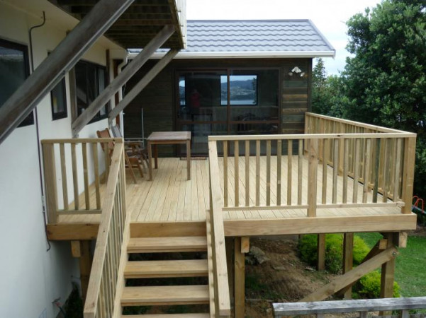 35sqm granny unit with decking-Whitby