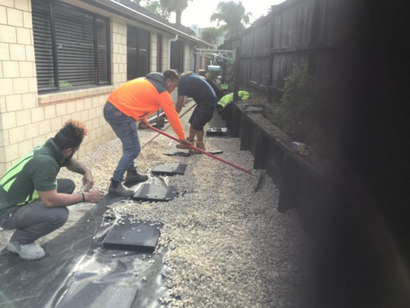 Landscape White Chip Stone