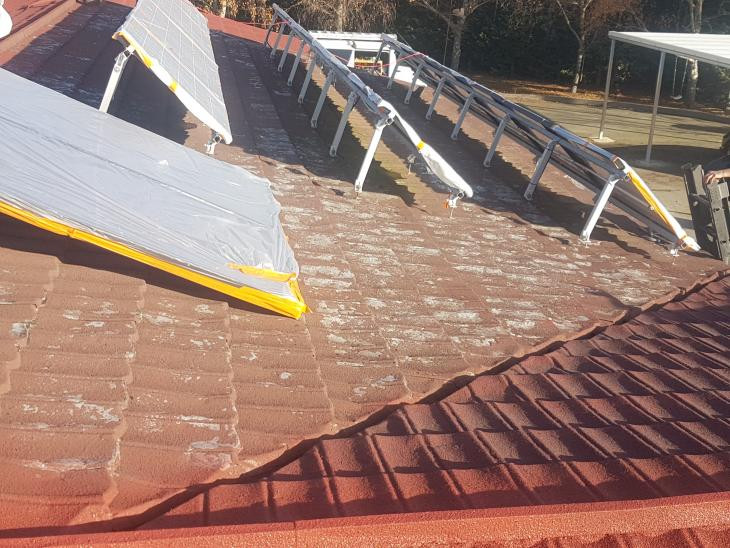 Before and After shot decramastic roof Timaru