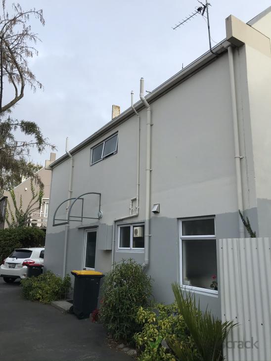 Exterior painter for top of double story house ( 516111