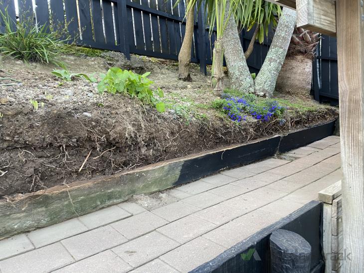 Garden retaining wall (# 532095) | Builderscrack