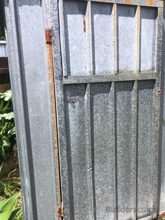 Patch 2 holes in wall and replacing hinges on garden shed ( 539544