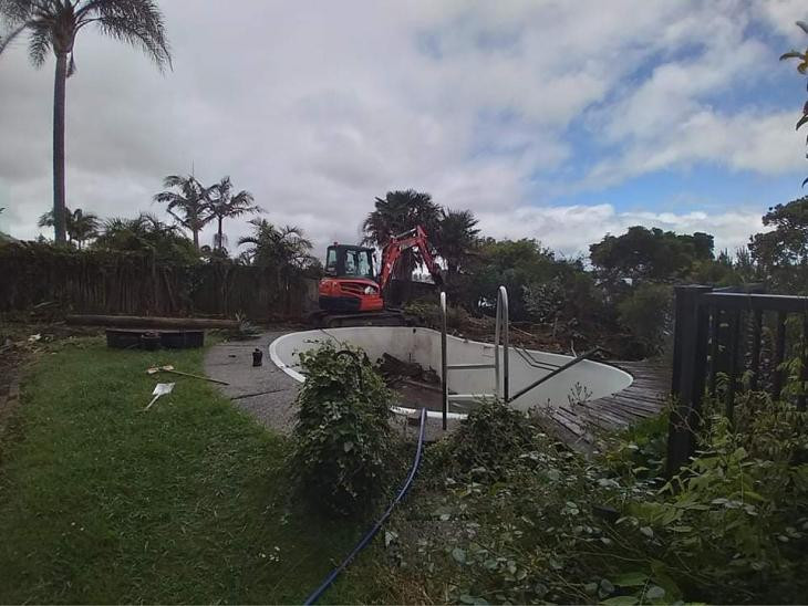 Demolition swimming pool.