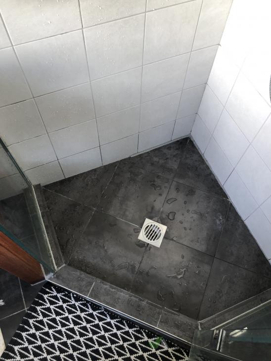 Shower ReGrout & Silicone ( 549355) Builderscrack