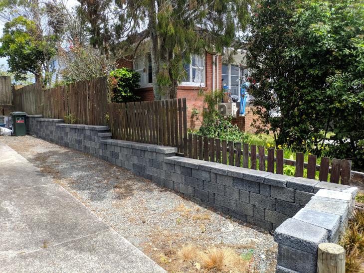 20m Replacement fence between properties in Glenfield ( 549294