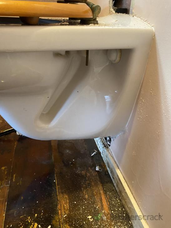 Remove toilet to fix broken pipe ( 556465) Builderscrack