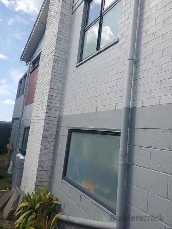 Brick 2 storey partial exterior paint ( 560936