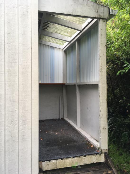 Back Door surrounds Repaint ( 578342) Builderscrack