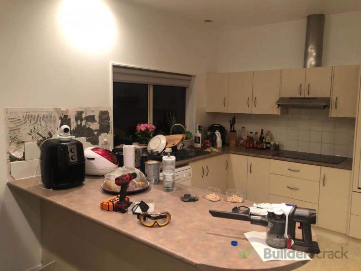 Removing kitchen wall tiles ( 578740) Builderscrack