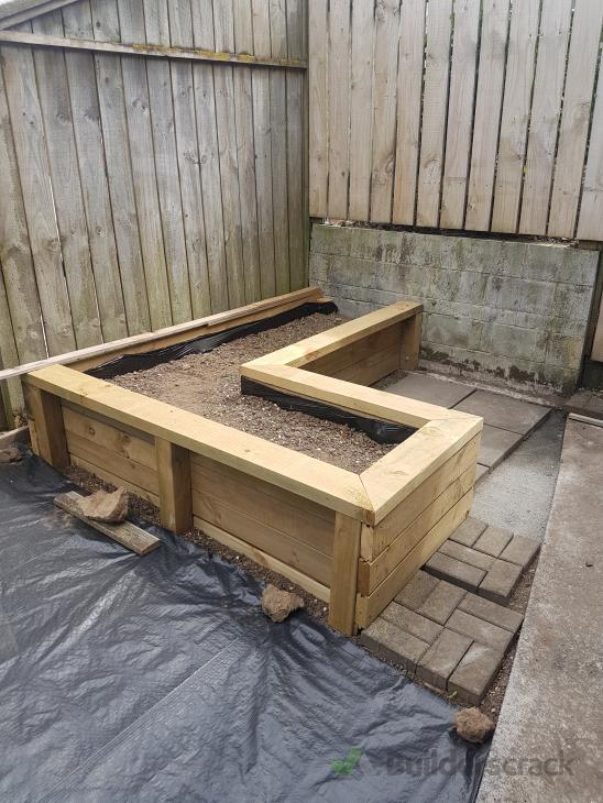 Paving around planter box (# 578863) | Builderscrack