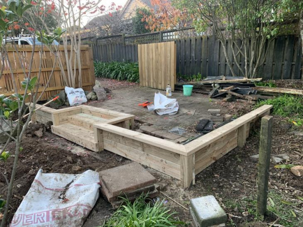 Retaining inserted step