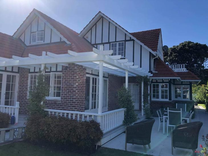 We choose black and white colors for this house