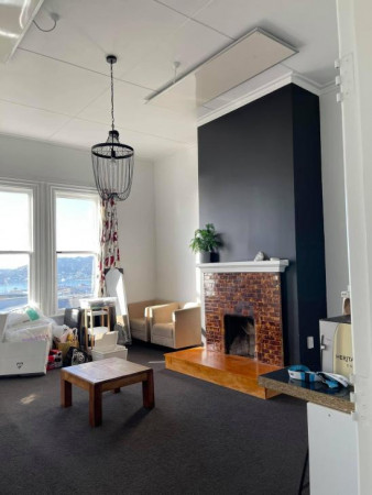 This black is the deco of the room:)