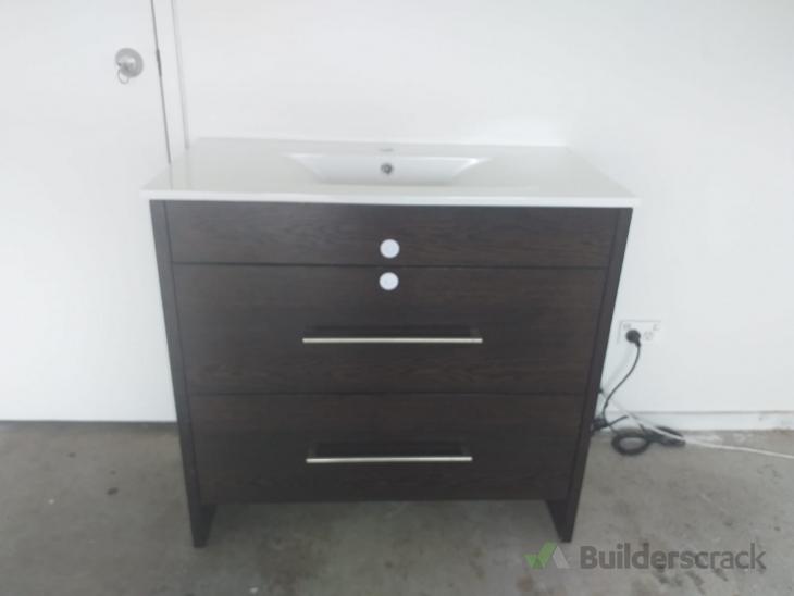 Replace 2 vanities in bathroom and repair leak on laundry tub ( 593190