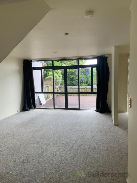 Water leaking from the sliding glass door frame ( 596309) Builderscrack