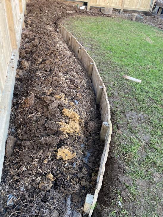 Install Pine Garden Edging ( 620598) Builderscrack