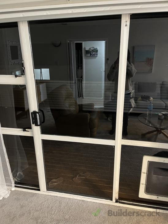 Sliding door it gliding smoothly ( 633032) Builderscrack