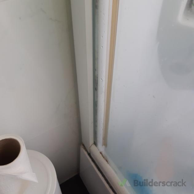 Repair/replace toilet Cistern and fix loose toilet seat ( 635730