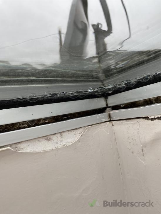 Skylight build up of condensation ( 636726) Builderscrack