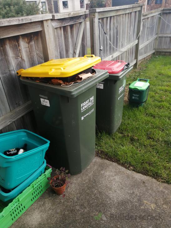 Rubbish removal, missed our rubbish day 😭 ( 641090) Builderscrack