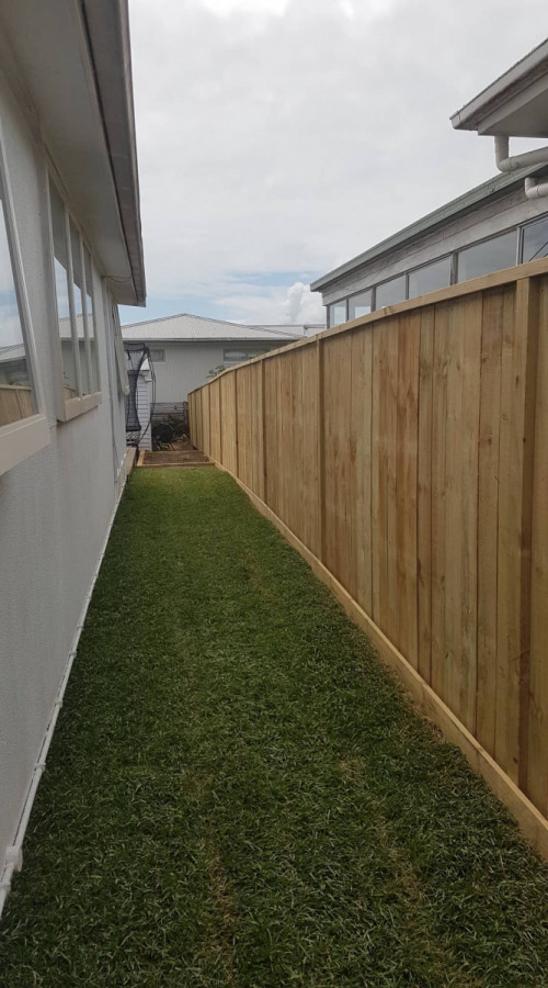 Capped fence + ready lawn played