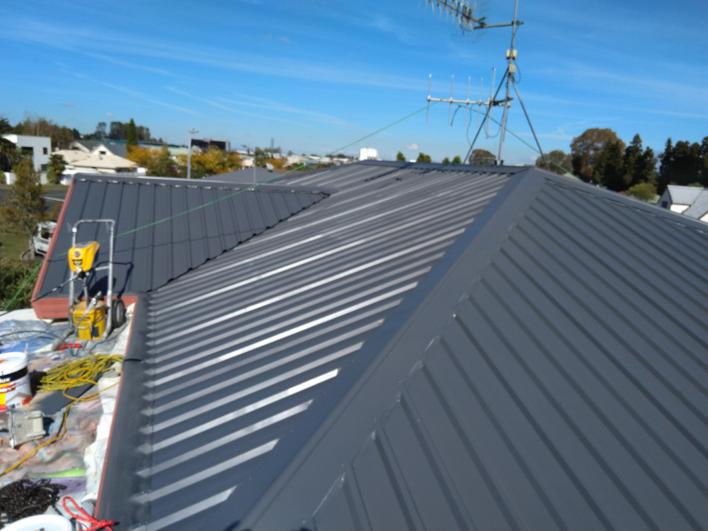 Rope access roof painting