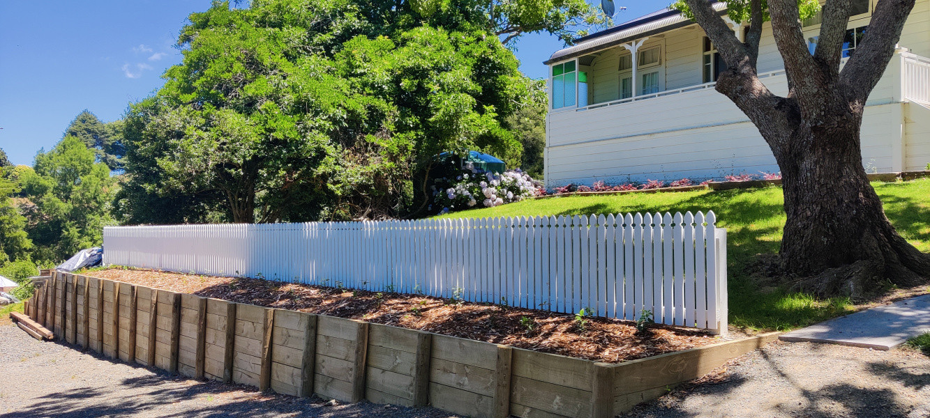 Picket fencing