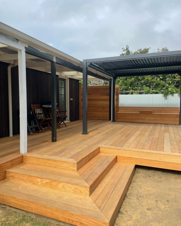 Garapa Deck with Seat Completed 2021