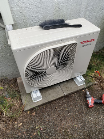 Exterior inverter